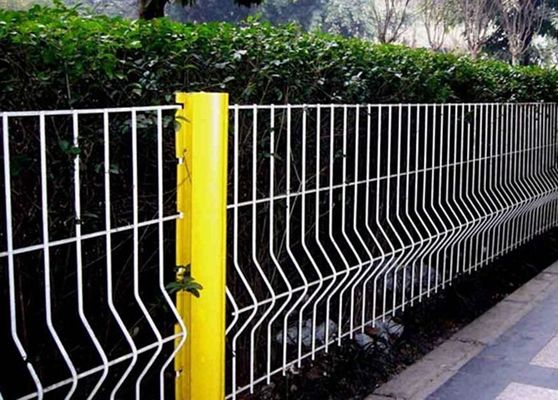 China Security Triangle Bending  Fence / Folded Mesh Fencing For Outdoor / Road Fence supplier