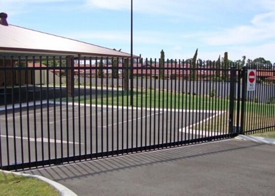 China Residential Automatic Sliding Gates For Driveways Hot Dipped Galvanized Treatment supplier