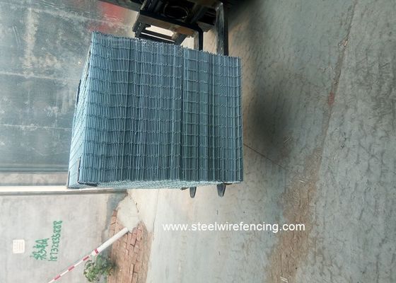 China Electro Welded Galvanised Mesh Fencing Panels Anti - Craking For Buliding supplier