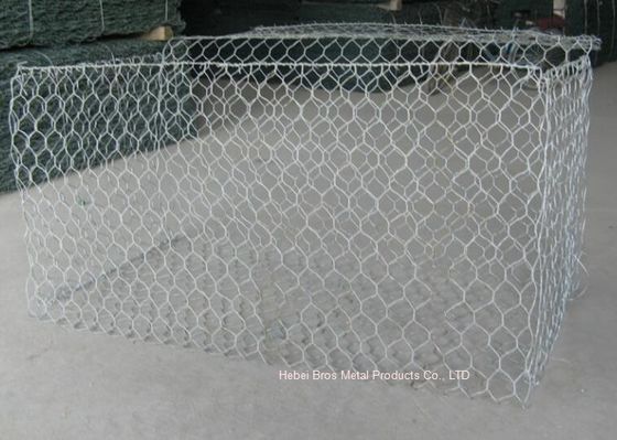 China Hot Dipped Galvanized Hexagonal Woven Wire Netting For Poultry Cage supplier