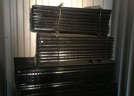 China Black Steel Y Post &amp; Star Picket With Holes For Cattle Fence , Australia Style supplier