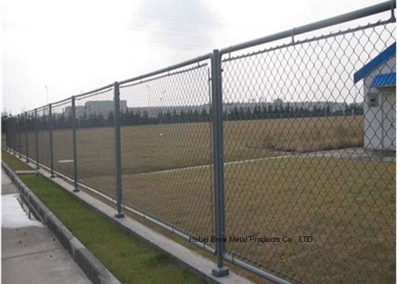 China Hot Dipped Galvanized Steel Wire Fencing , Residential Metal Chain Link Fence supplier